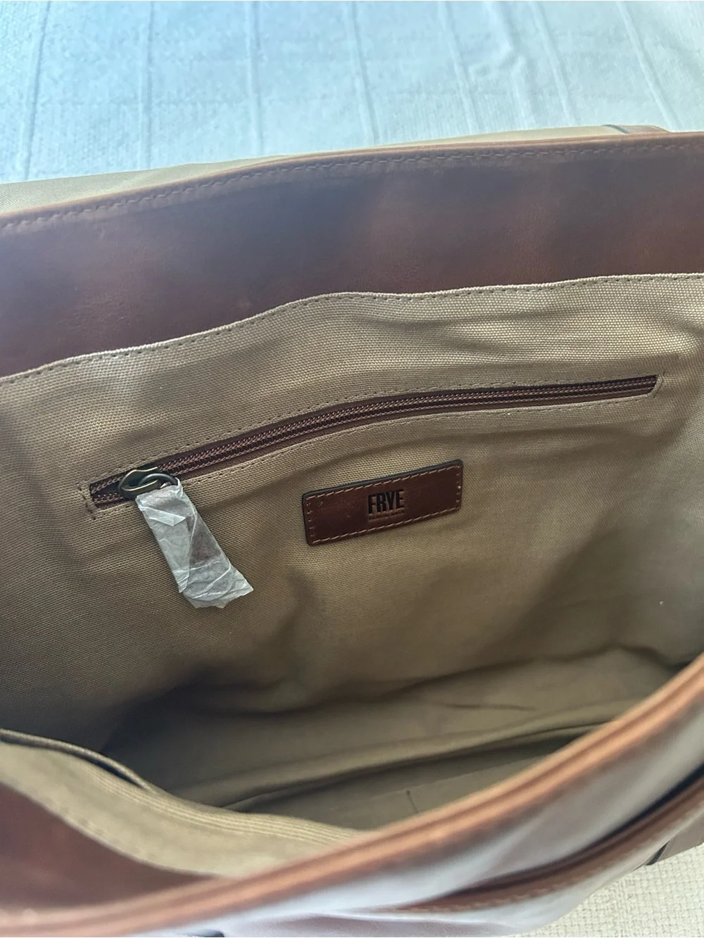 NWT Frye Logan Messenger Bag